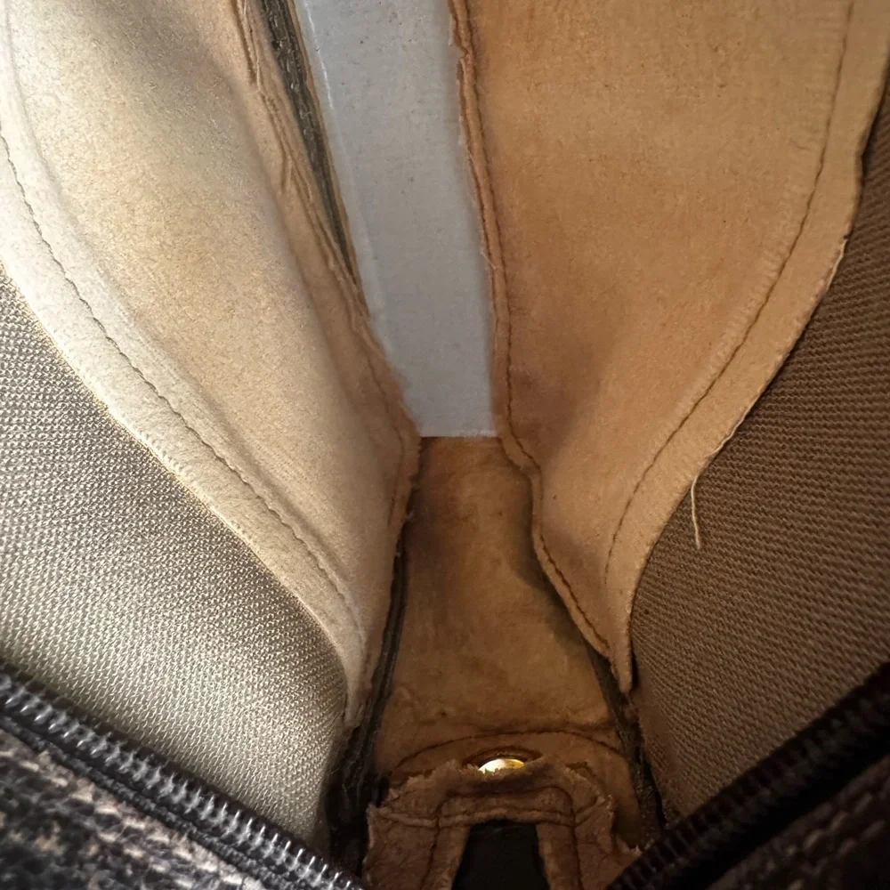 Gucci Beige and Brown Monogram Pouch Preloved Used - Picture 15 of 17